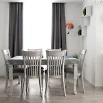 Sunny & Stylish Brand New 2Bdr Apartment + Parking