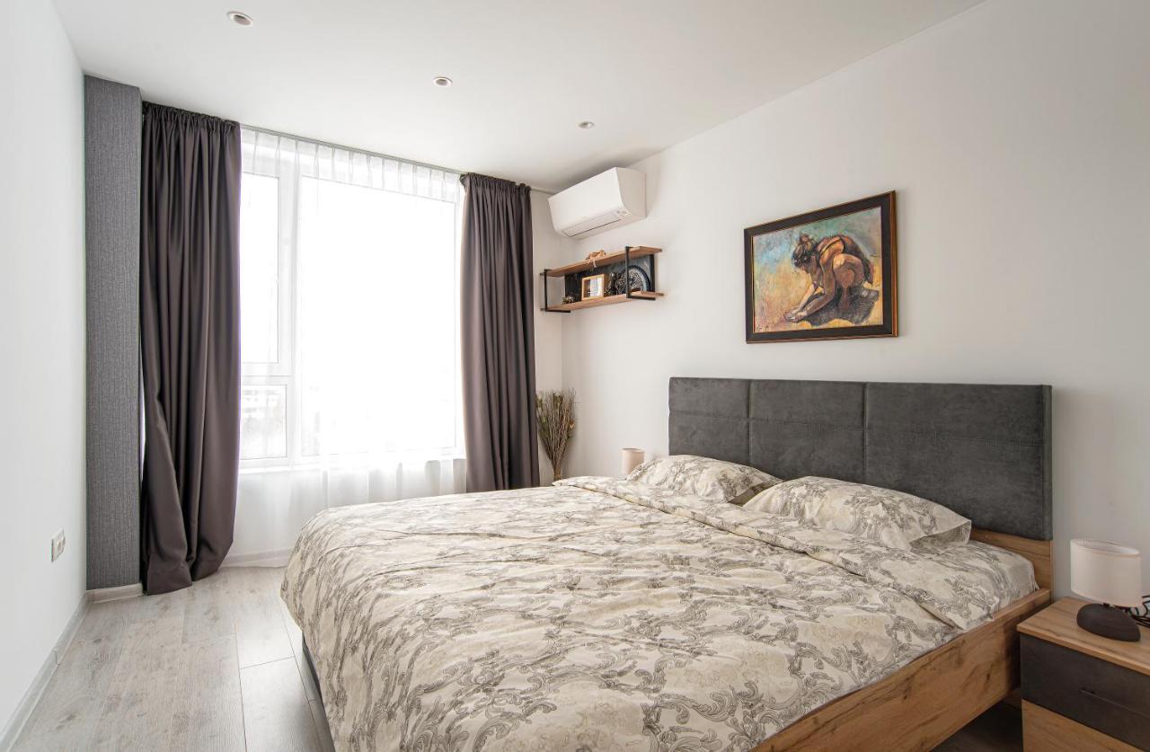 Sunny & Stylish Brand New 2bdr + Parking Apartment Sofia